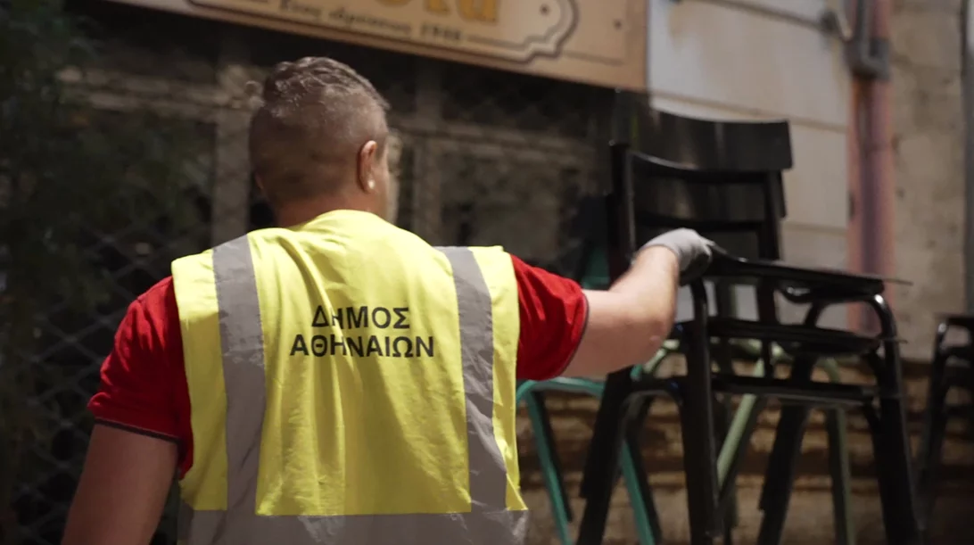 Δήμος Αθηναίων: Αυξήθηκαν κατά 54% οι εντολές απομάκρυνσης παράνομων τραπεζοκαθισμάτων