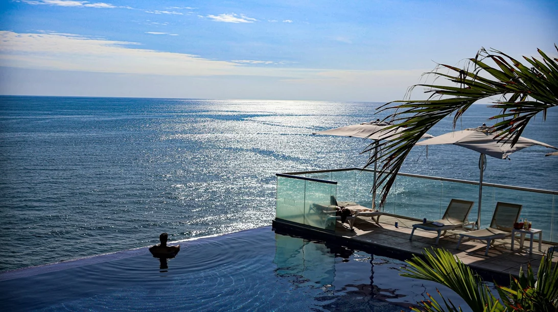 Οι 10 πιο φαντασμαγορικές πισίνες του κόσμου, φυσικές και τεχνικές