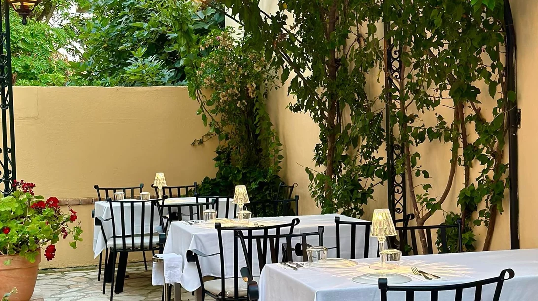 S.Pellegrino: Μας υποδέχεται στο "Fishalida’s Garden"