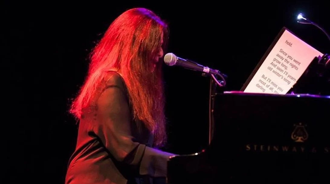 Η Μαρίκα Κλαμπατσέα παρουσιάζει την performance "EROS"