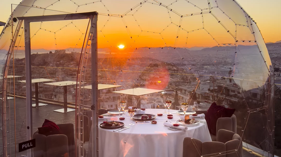 "St. George Lycabettus": Ραντεβού με τον Άγιο Βαλεντίνο με πανοραμική θέα