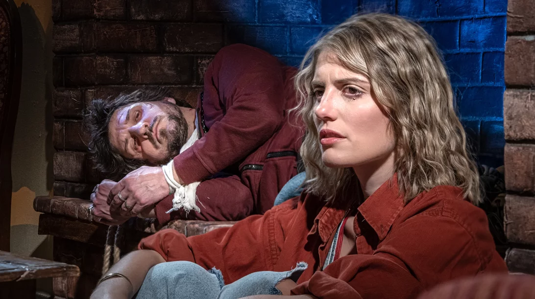 "Ακρότητες" στο θέατρο "Κάτω απ' τη Γέφυρα"