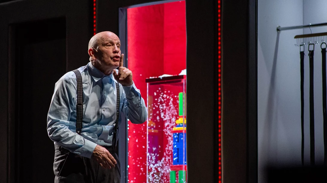 "Στη μοναξιά των κάμπων με βαμβάκι": Μια μυθική συνάντηση του Τζον Μάλκοβιτς με τον Τιμοφέι Κουλιάμπιν στη Στέγη