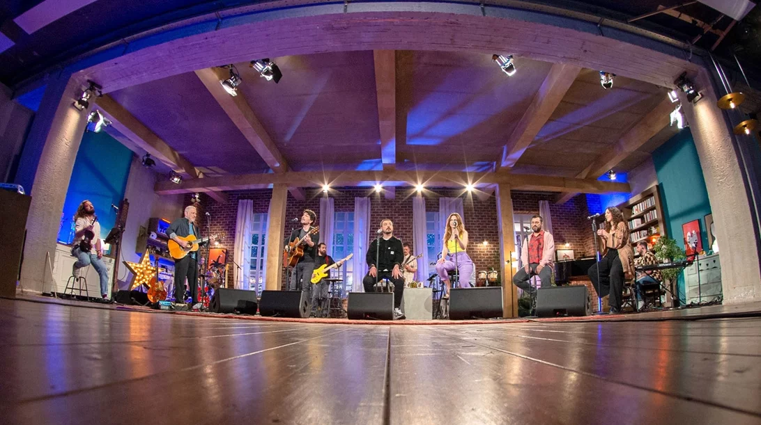 Το "Μουσικό κουτί" μάς γνέφει το πιο καλοκαιρινό "εις το επανιδείν"