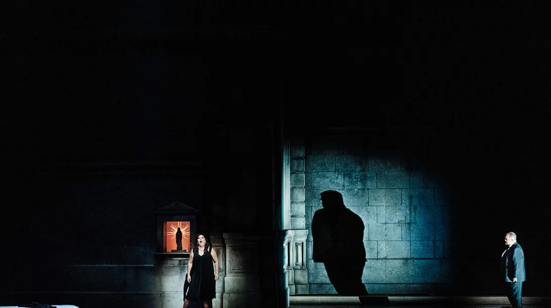 Όταν οι κατάλληλες φωνές απογειώνουν μίαν όπερα ("Τζοκόντα") και υπονομεύουν μίαν άλλη ("Φλόρα μιράμπιλις"): μία αποτίμηση των δύο πρώτων φετινών παραγωγών της ΕΛΣ