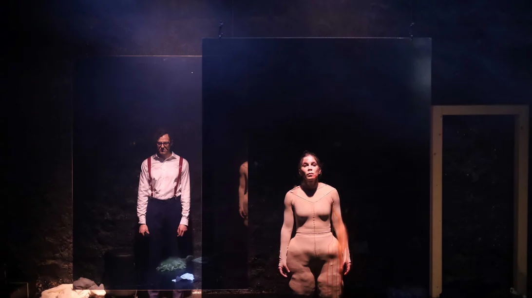 "Ζάχαρη": Η μαύρη κωμωδία των Elephas Tiliensis επιστρέφει