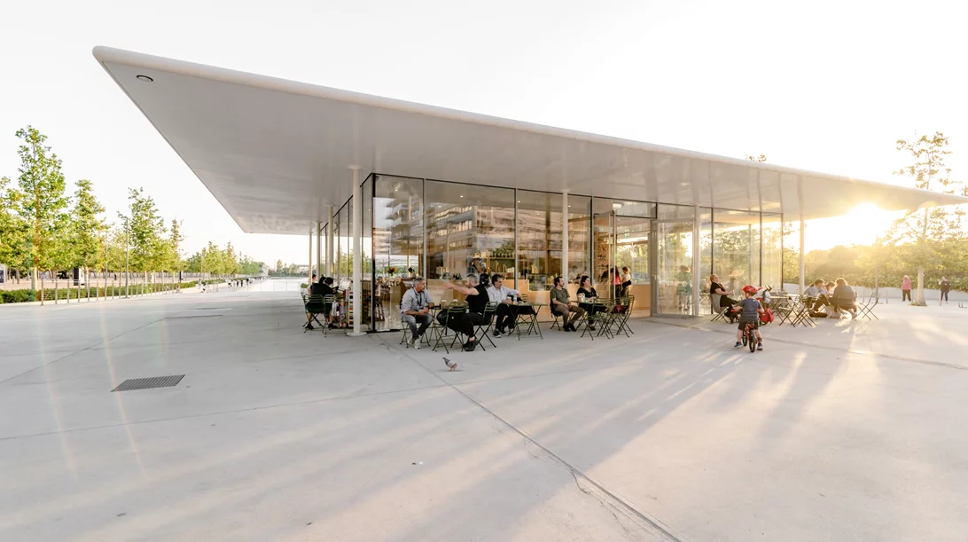 "Canal": Ολοήμερη απόλαυση με θέα το κανάλι