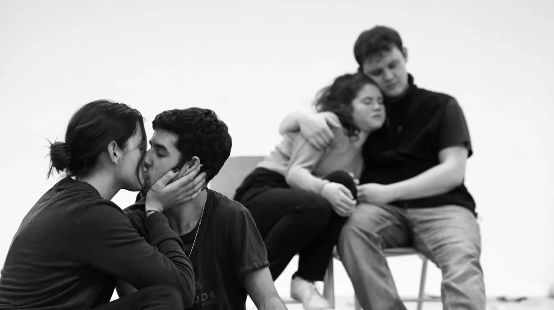 "Constellations: Στον αστερισμό του έρωτα