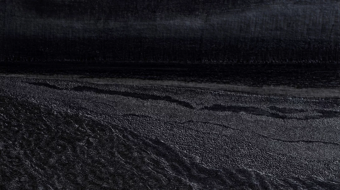 "A walk along the shore": Τα σκιώδη ζωγραφικά τοπία του Νίκου Τοπαλίδη