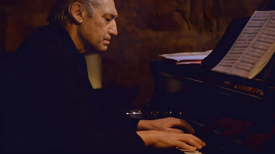 O συνθέτης Σταύρος Σοφιανόπουλος μάς λέει "Λέξεις που δεν είπαμε"