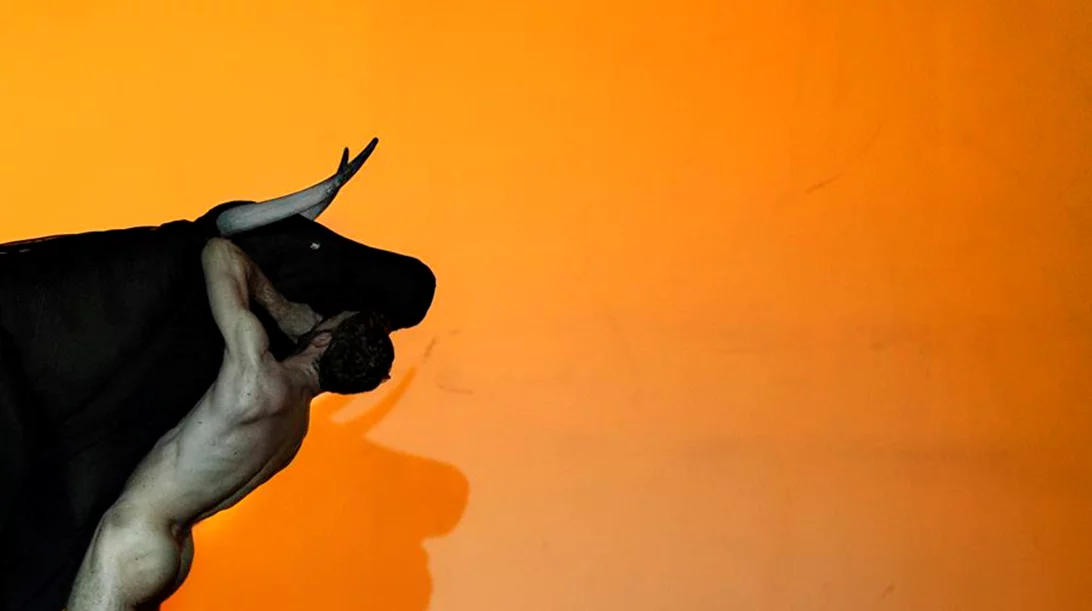 Ο Δημήτρης Παπαϊωάννου και ο "Εγκάρσιος Προσανατολισμός" μέσα από τα μάτια των συνεργατών του