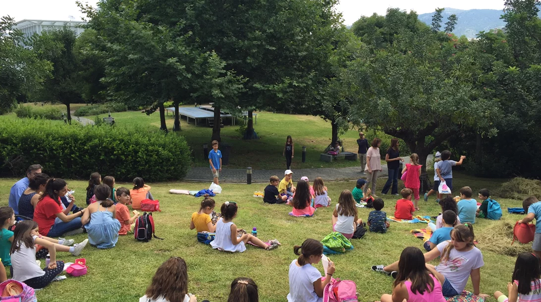 "Βουτιές στην τέχνη" με ένα καθημερινό καλοκαιρινό πρόγραμμα