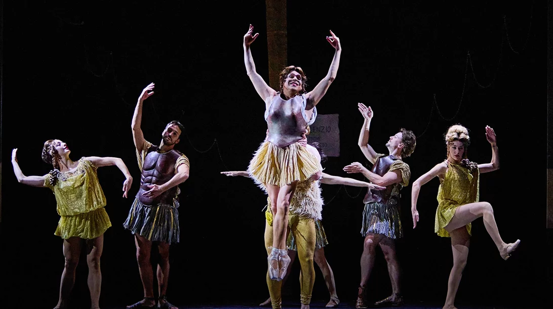 Μια διαφωτιστική διερεύνηση του λυρικού "θεάτρου μέσα στο θέατρο" στο φετινό Φεστιβάλ Όπερας του Γουέξφορντ