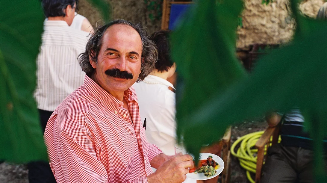 Στη Θεσσαλονική ο μεζές έχει το ούζο του: "Ούζο Μπαμπατζίμ"