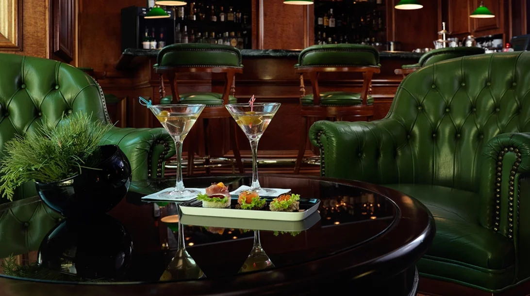 Πασχαλινή απόδραση με κομψή πολυτέλεια στο "Explorer’s Bar Bistro"