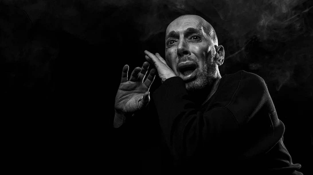 Βουτιά στην "PARANOIA" του Γκυ Ντε Μωπασσάν