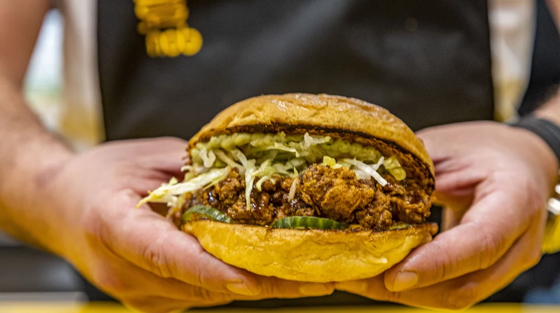 Street και comfort food στο Παγκράτι σε 5 στάσεις