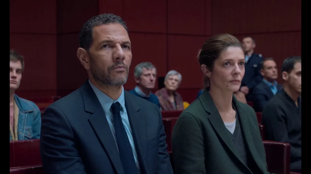 Το Κορίτσι με το Βραχιόλι