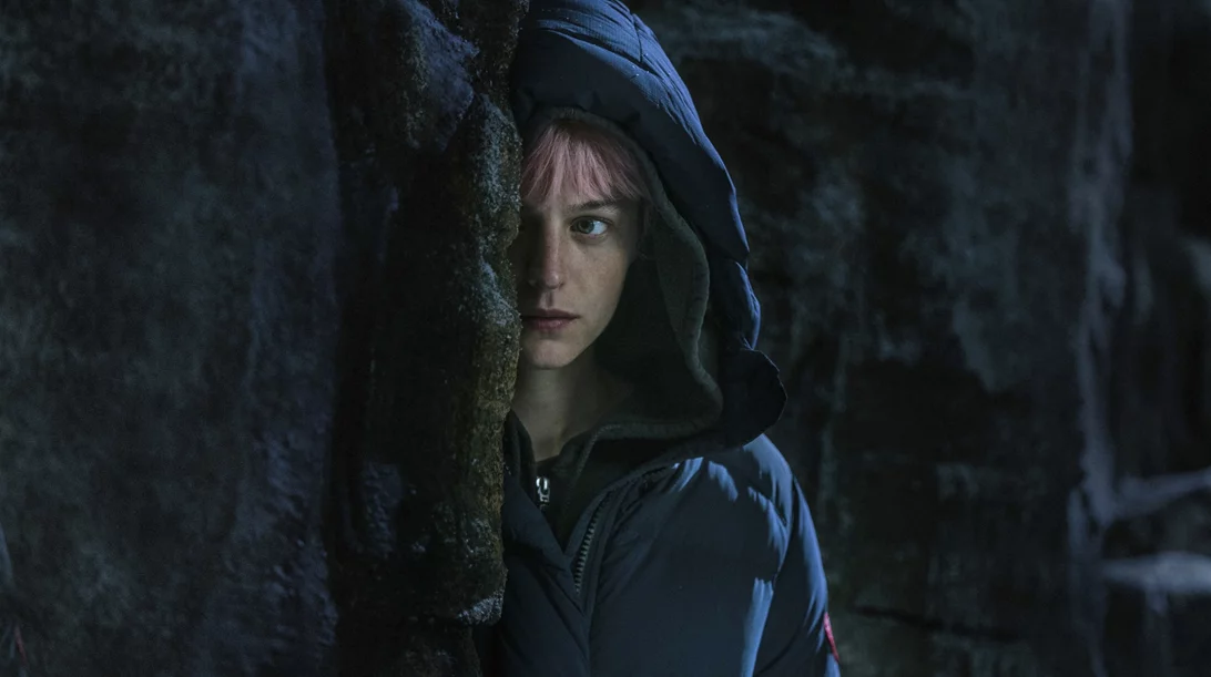 O "Φόνος στην άκρη του κόσμου" με τους Έμα Κόριν και Κλάιβ Όουεν ήρθε στο Disney+