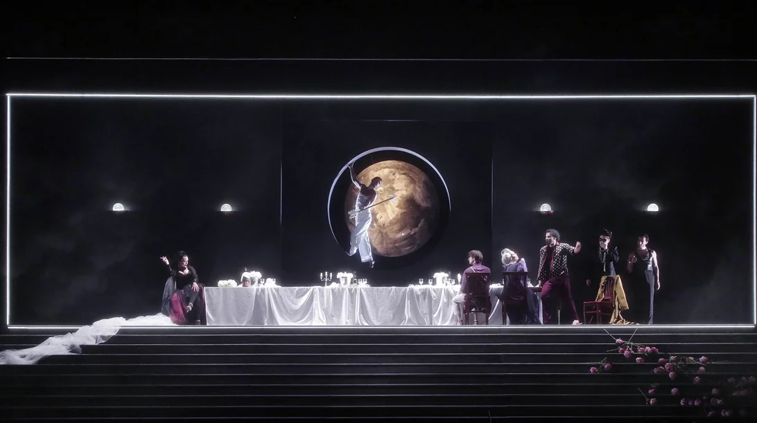 Διάσημοι συντελεστές απογειώνουν όπερες με πρωταγωνιστές ...outsiders σε Σάλτσμπουργκ και Πέζαρο