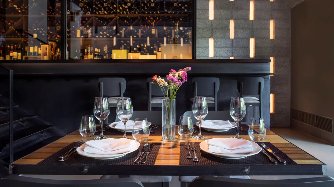 Στα κύματα του "Βασίλαινα"