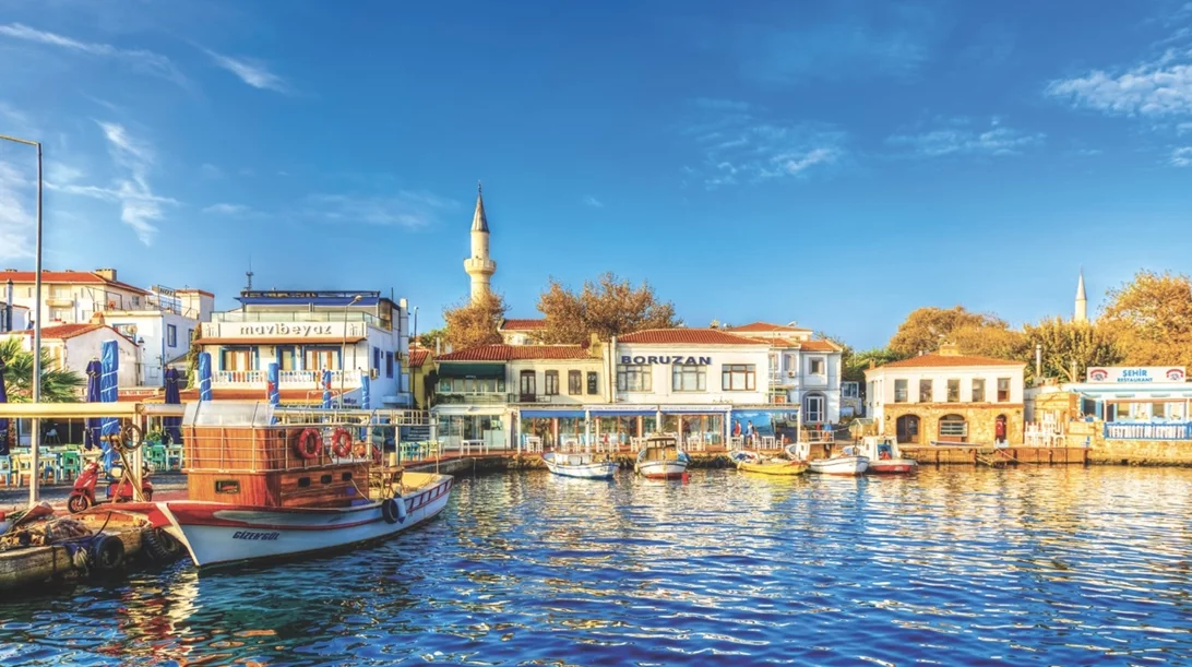 Τένεδος: To χθες και το σήμερα σμίγουν σε αιγαιοπελαγίτικο φόντο