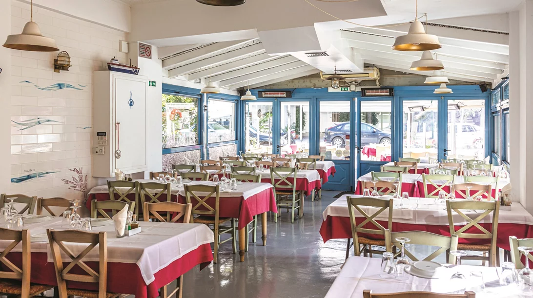 "Μικρές Κυκλάδες": Νοερό island hopping με πυξίδα τη γεύση