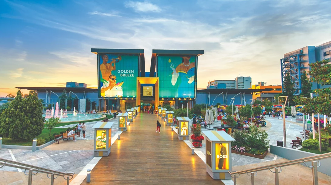 Golden Hall: Αυτό το καλοκαίρι είναι pop art