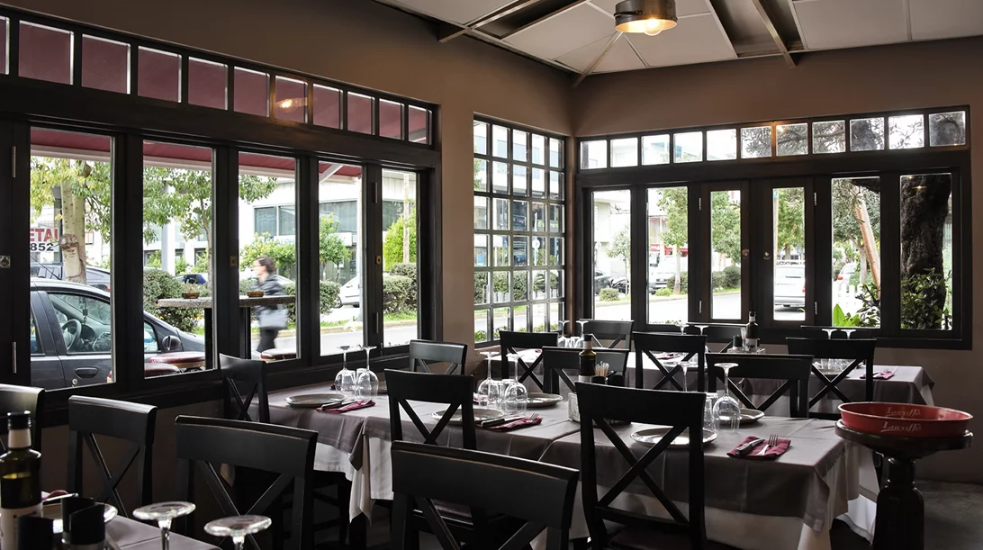 "Basegrill": ο αθηναϊκός ναός του κρέατος