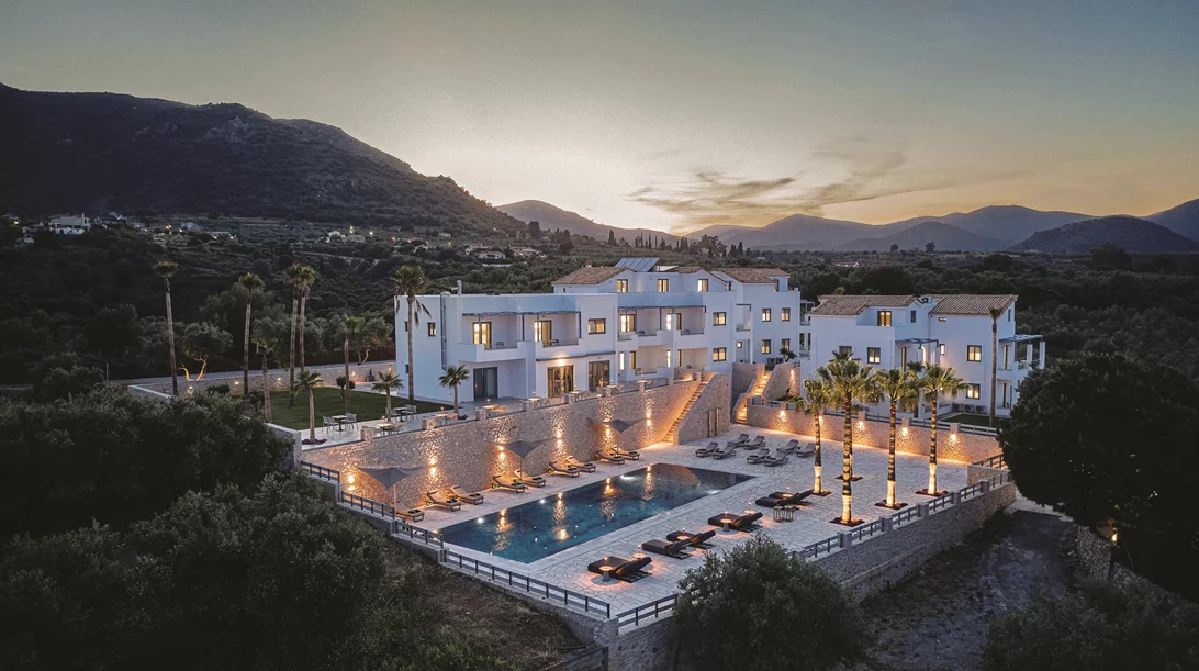 "Quattro Suites": Η μινιμαλιστική boho – chic φθινοπωρινή απόδραση στη Μονεμβασιά