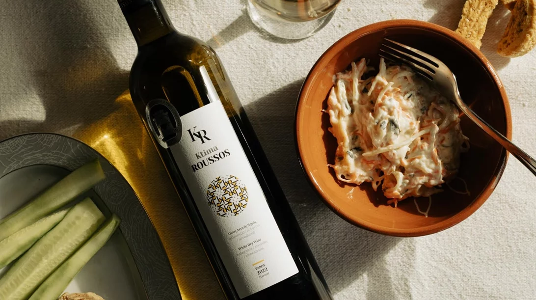 Στη Πάρο, στο Κτήμα Ρούσσος και σε 3 ετικέτες για κάθε ώρα της ημέρας