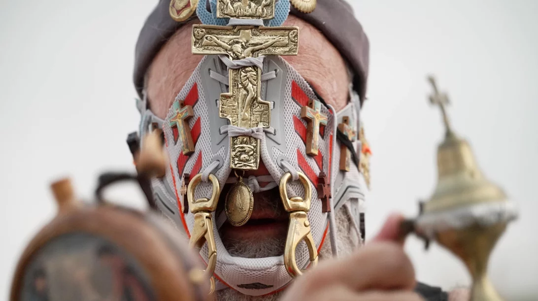 "On an island": Μια ανατρεπτική έκθεση του Κωστή Σταφυλάκη στη Λέσβο