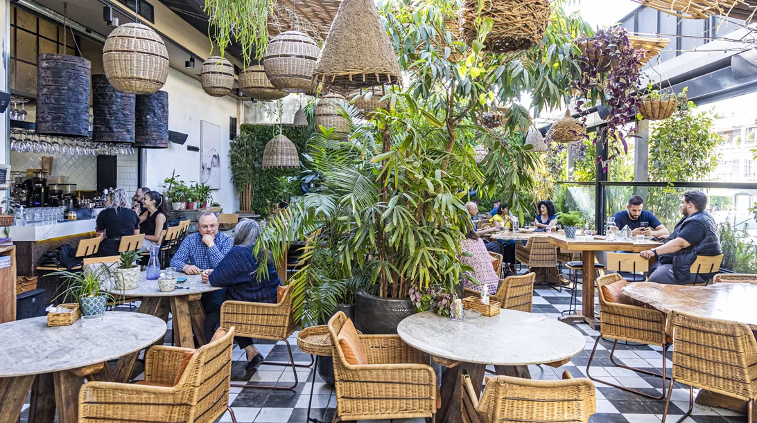 Για tapas και εκλεκτές κοπές στο "Lefkes on the side"