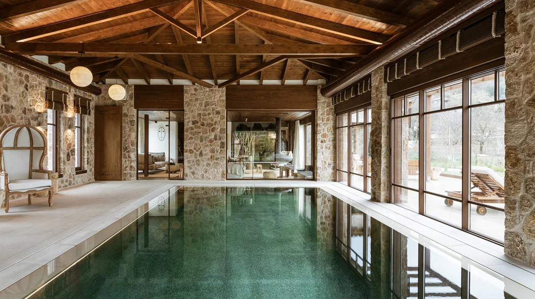 Hermea Grand Mountain Villa & Spa: Πολυτέλεια και Φύση στην Κορυφή της Κορινθίας