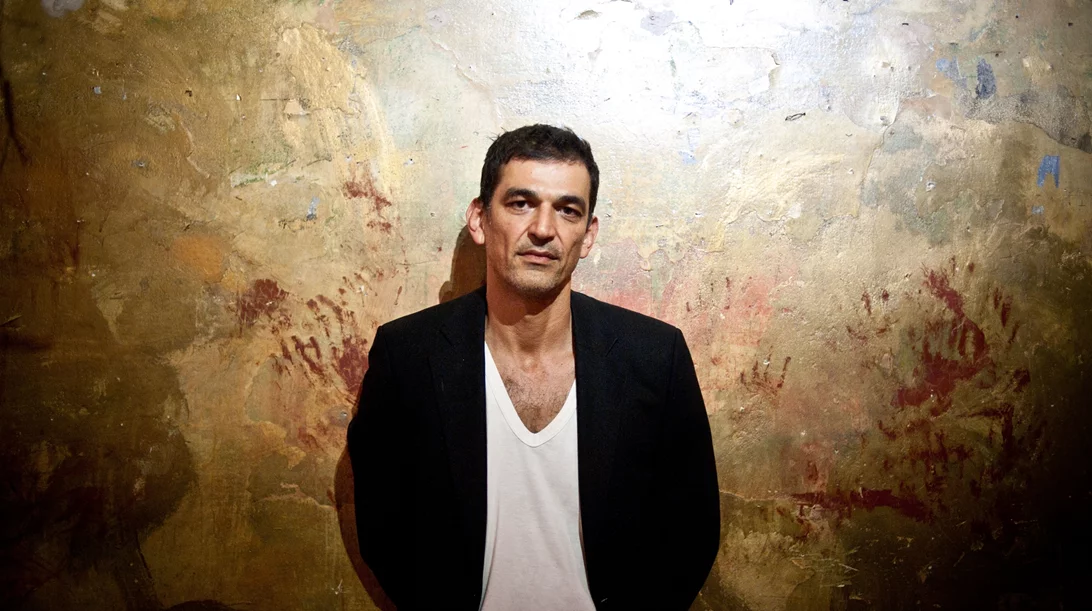 Κωνσταντίνος Σειραδάκης: "Στο θέατρο δεν ξέρεις αν θα φαγωθείς ή θα φας"