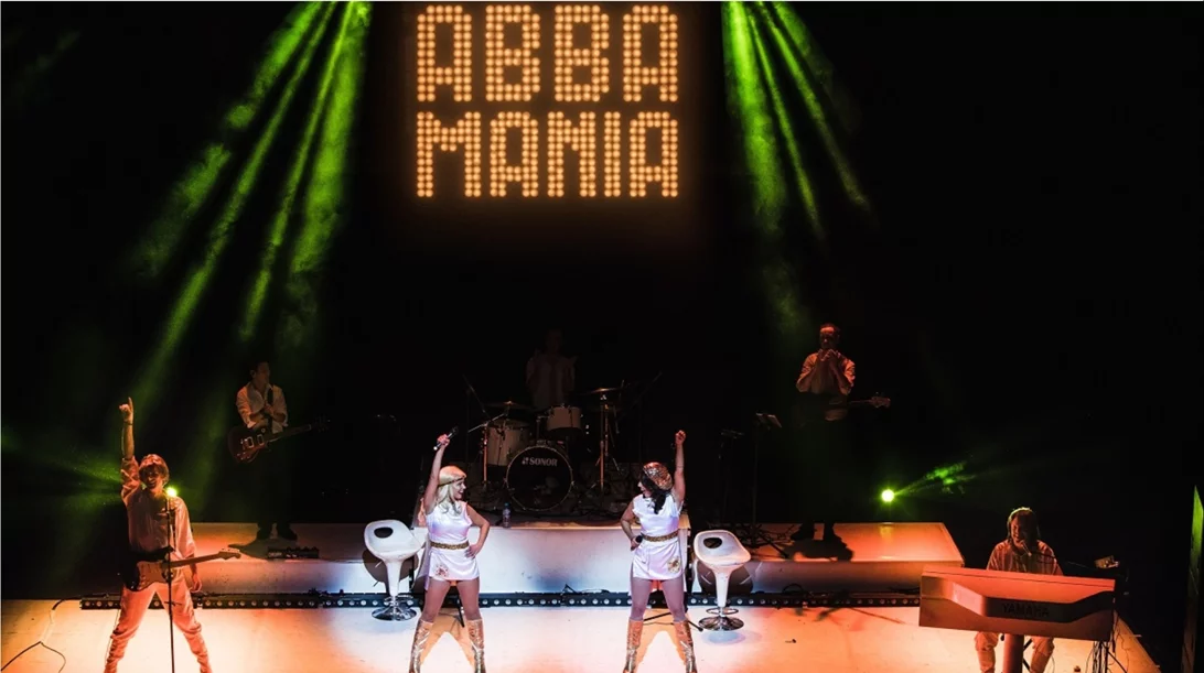 Mania the ABBA tribute: Το επιτυχημένο αφιέρωμα των ABBA έρχεται στο City Garden Festival