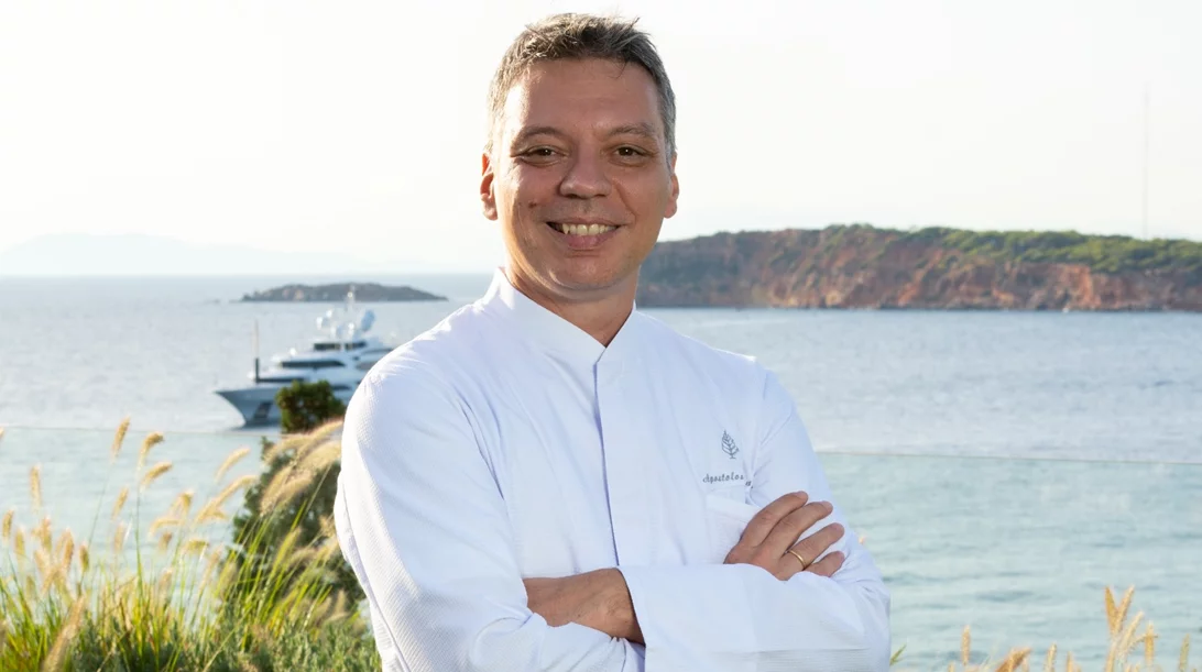 Απόστολος Δήμου: Ο νέος executive chef του Four Seasons Athens αποκλειστικά στο "αθηνόραμα"