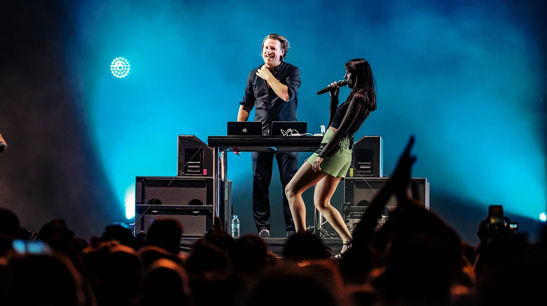 Διπλό πάρτι με τον Parov Stelar