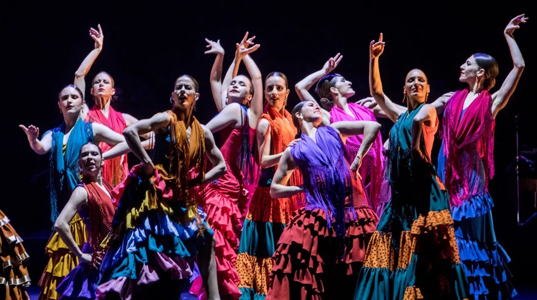 Το Εθνικό Μπαλέτο Ισπανίας κάτω από τον ιερό βράχο της Ακρόπολης