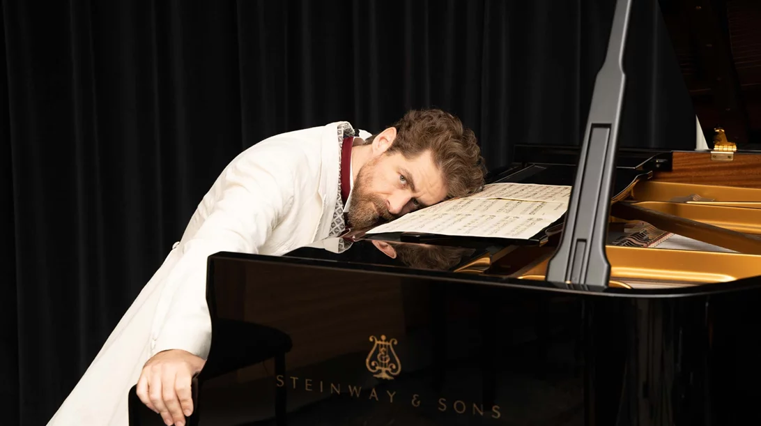 Ο Δημήτρης Λάλος στο ρόλο του Σοπέν