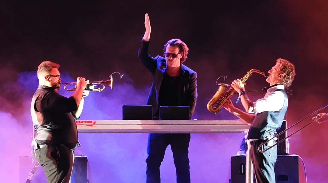 Parov Stelar, Jain, Telenova και El Siciliano έστησαν το απόλυτο dance party στην Πλατεία Νερού