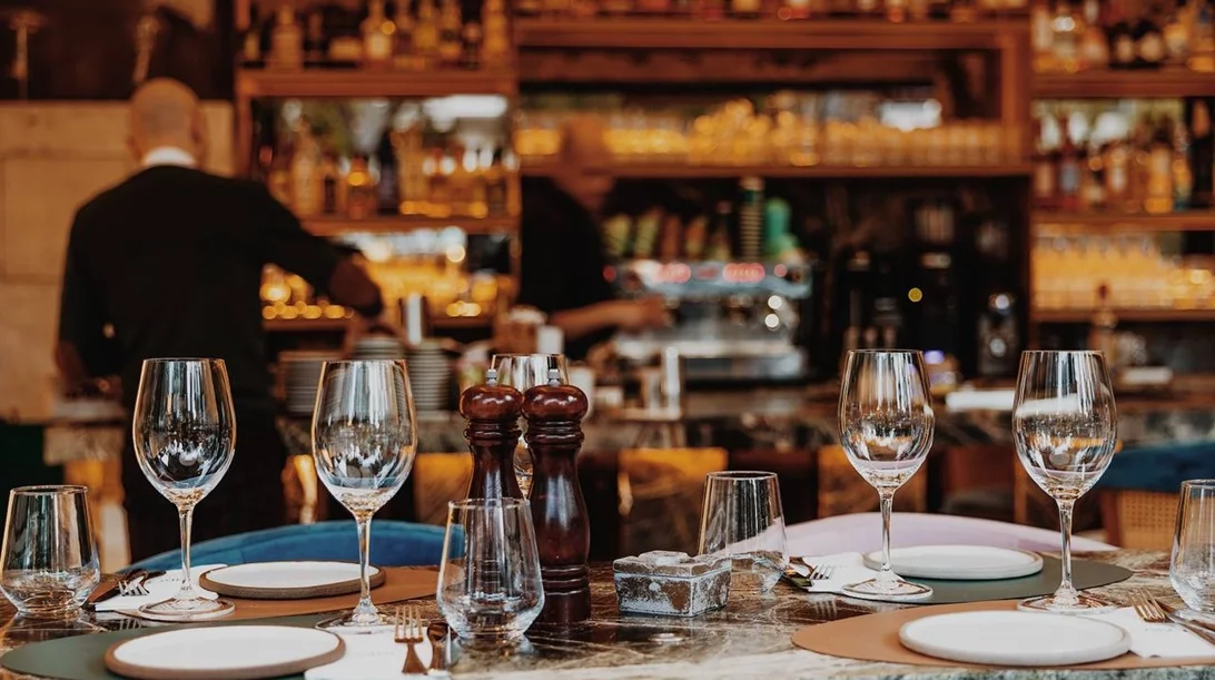 Η άνοιξη στα Vibo Bistrot φέρνει δύο ξεχωριστά οινοποιεία