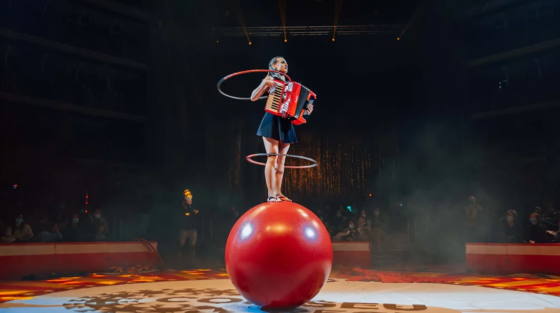 Ένα βαριετέ σύγχρονου τσίρκου στις Ροές