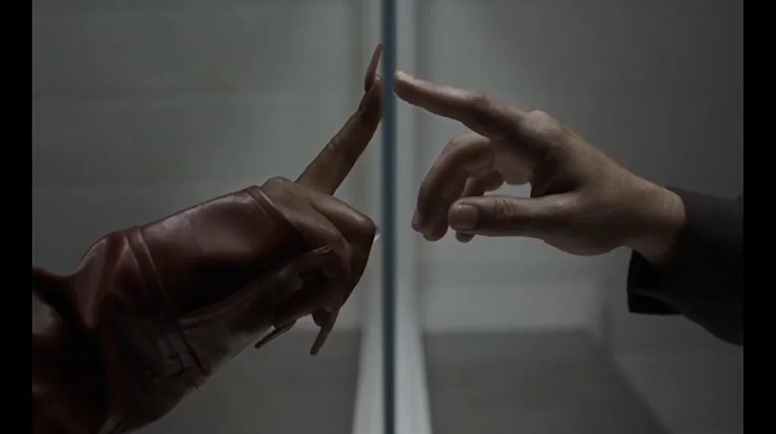 Απόψε (16/2) στην TV: δύο άντρες προσαρμόζονται στις νέες τους ζωές