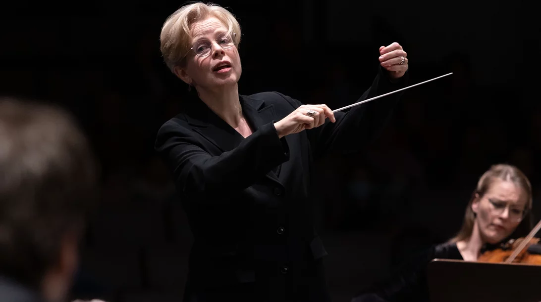 "Christmas Overture": Η Catherine Larsen-Maguire συναντά ξανά την Underground Youth Orchestra