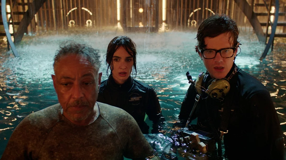 "Kaleidoscope": Η σειρά του Netflix που βλέπεις με όποια σειρά θέλεις και έχει κάνει τους πάντες να μιλούν γι αυτήν