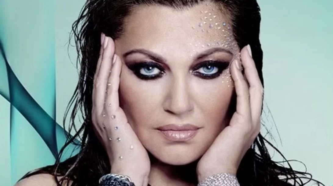 Καίτη Γαρμπή και Γιώργος Λιβάνης κάνουν καλοκαίρι στο "LAV STAGE"