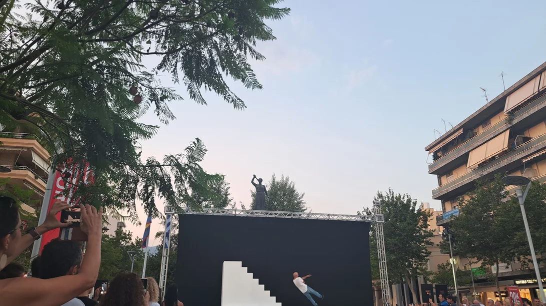 Πώς το Φεστιβάλ Χορού Καλαμάτας έχει καταφέρει να κάνει έναν Γάλλο να αναφωνεί "Η Καλαμάτα είναι πλέον οι διακοπές μας!"