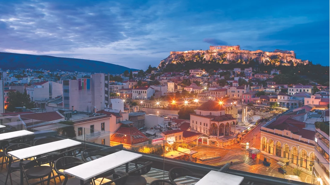 "A for Athens": Καρδιά vs λογικής με μαγευτική θέα