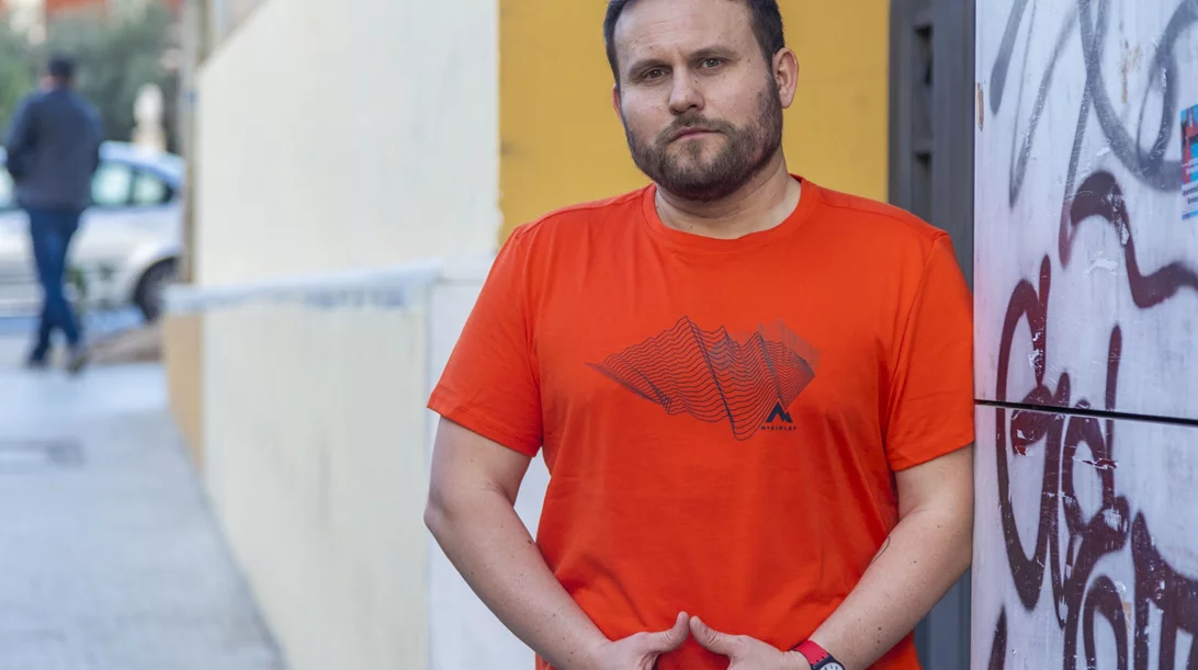 Η Αθήνα των συγγραφέων | Χρήστος Αρμάντο Γκέζος: "Θέλω να είμαι μέρος της πόλης, της ανάσας της"